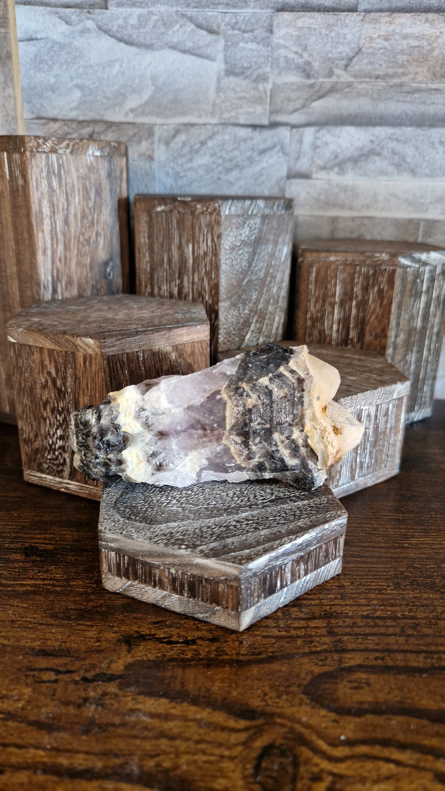 Chevron Amethyst Root - 84