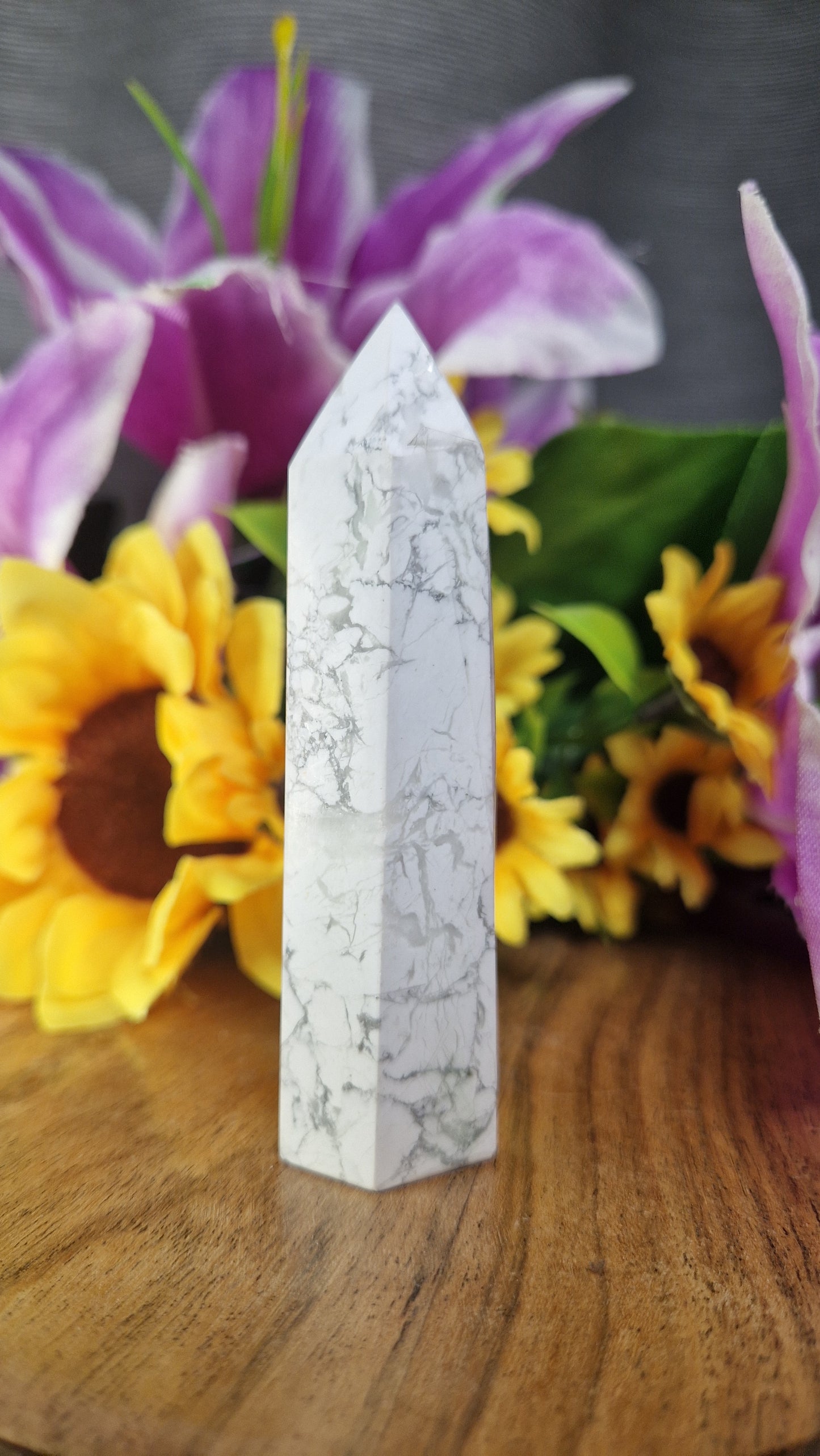 Howlite Tower - 132