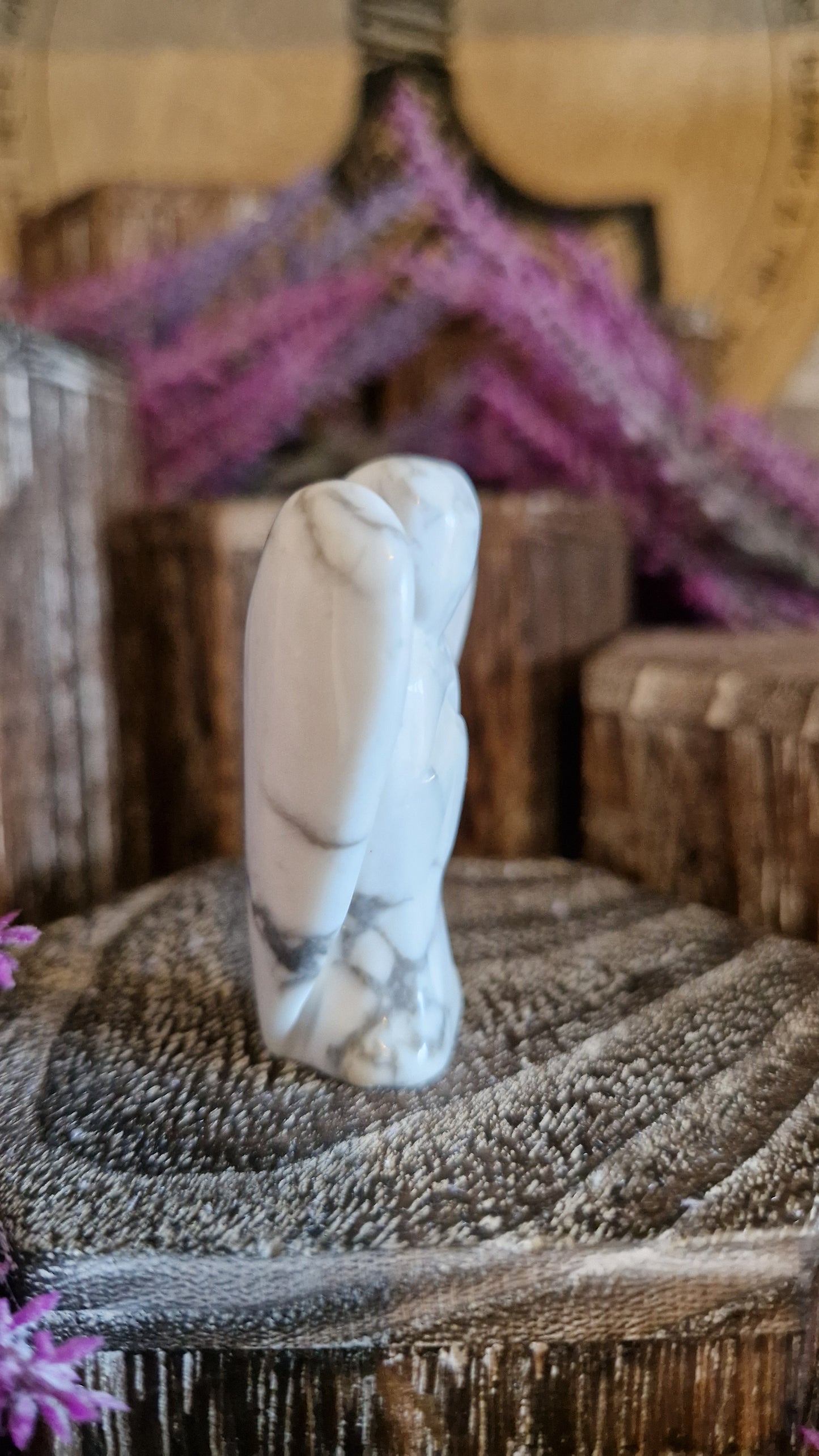 Howlite Angel - 7