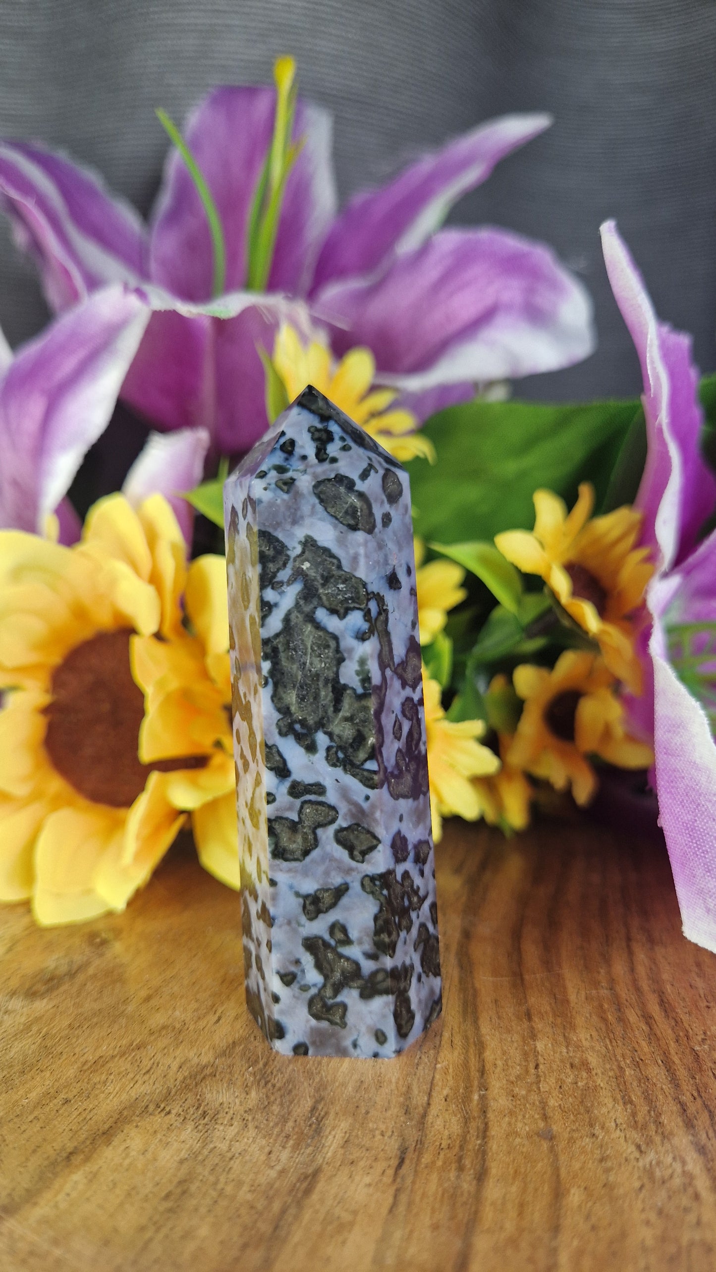 Indigo Gabbro Tower - 173