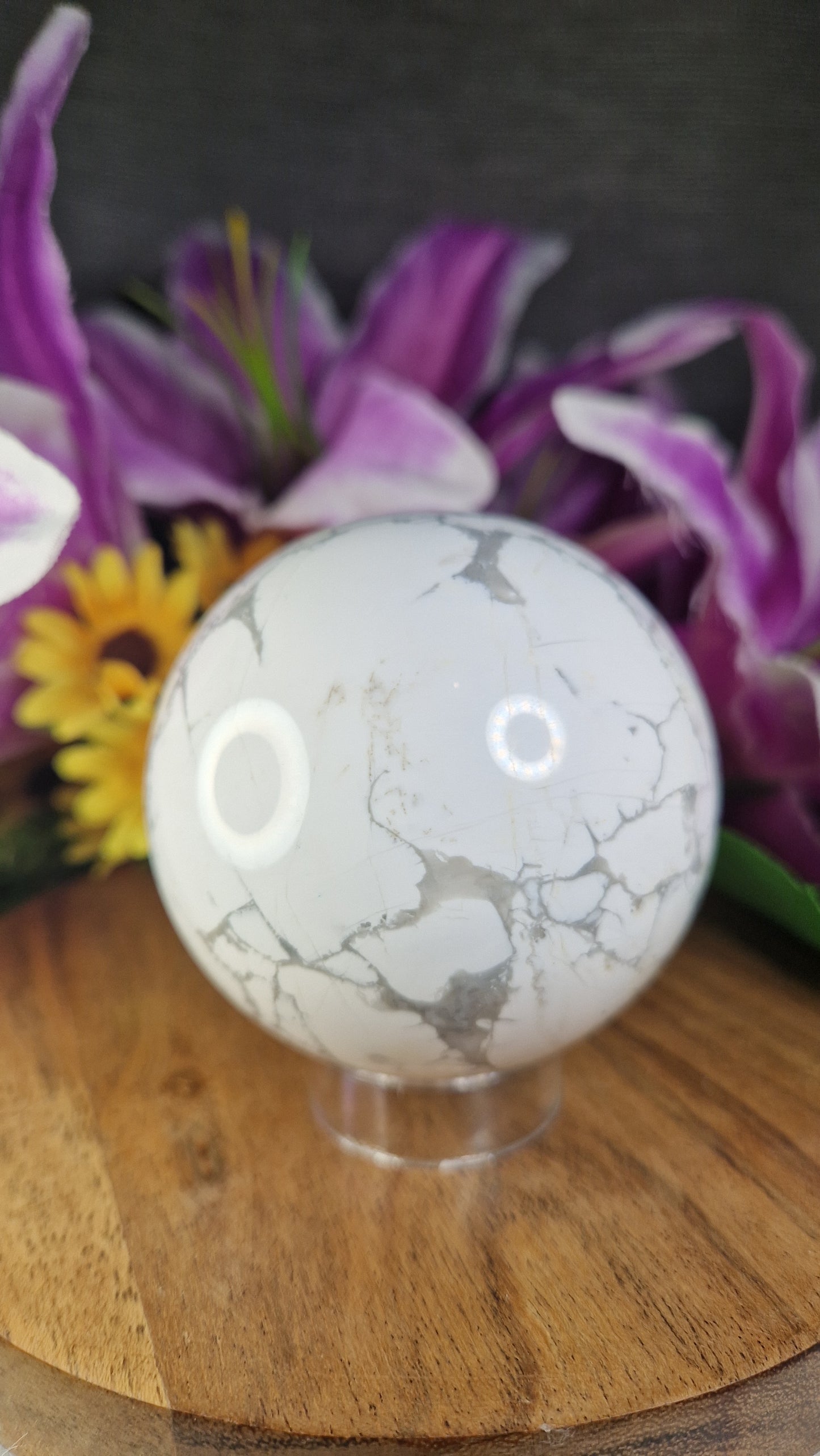 Howlite Sphere - 109