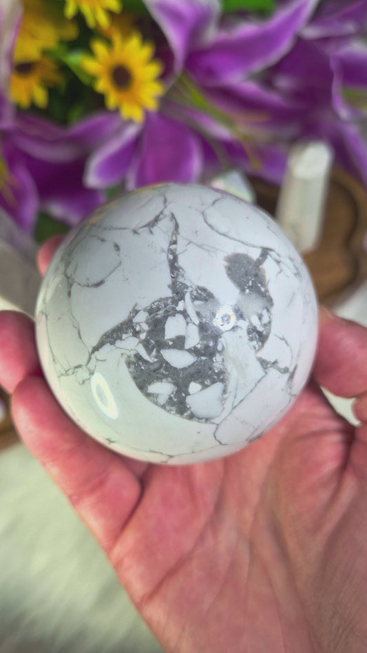Howlite Sphere - 405