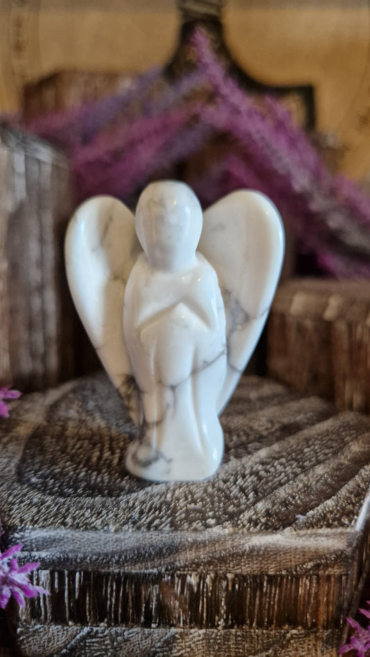 Howlite Angel - 7