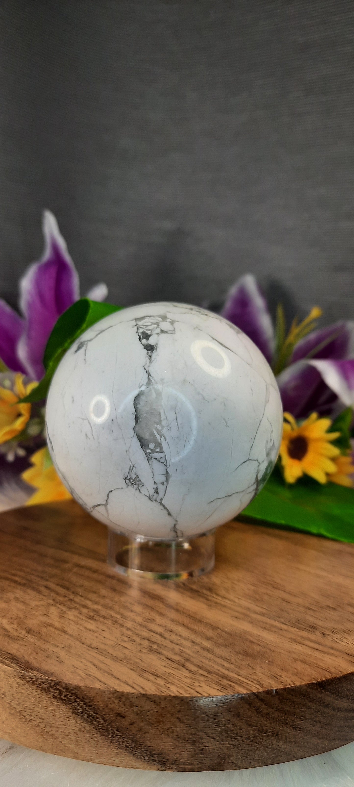 Howlite Sphere  - 499