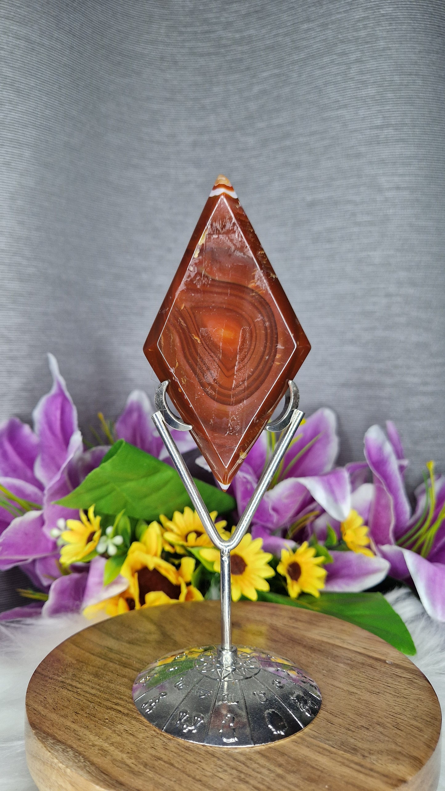 Sardonyx Diamond with Stand- 201