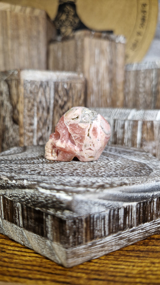 Rhodonite Skull - 30