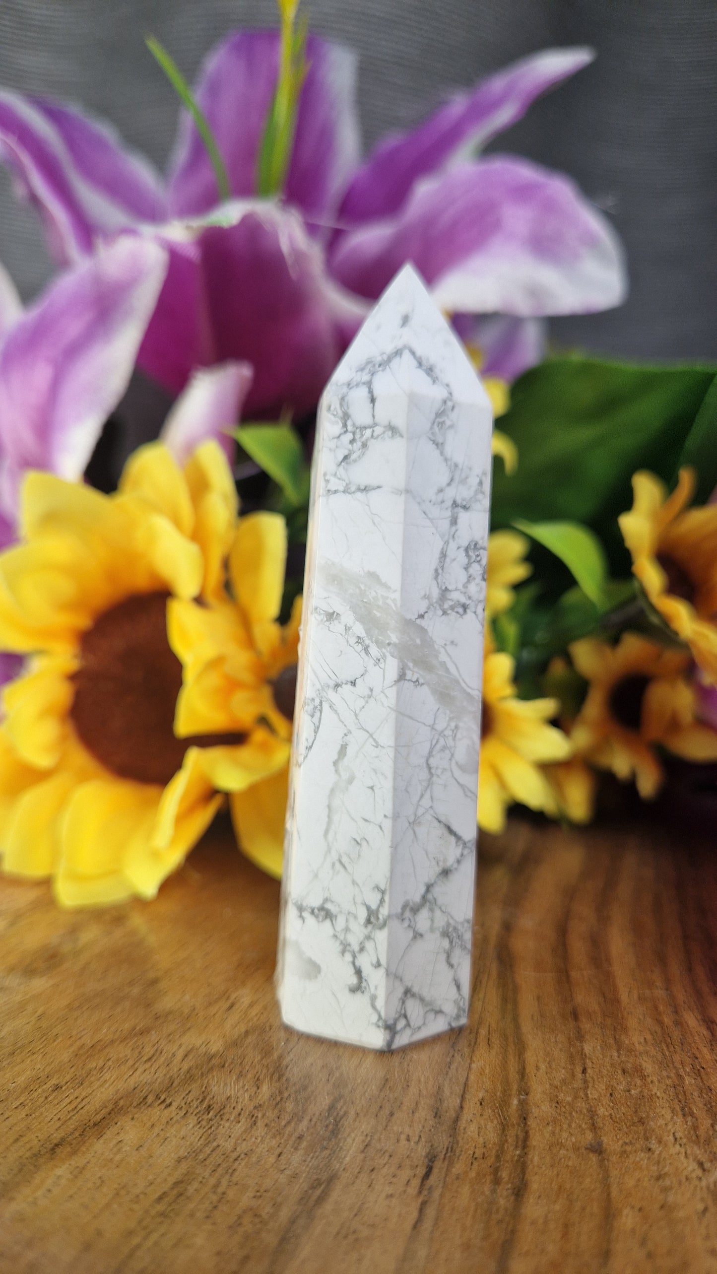 Howlite Tower - 132