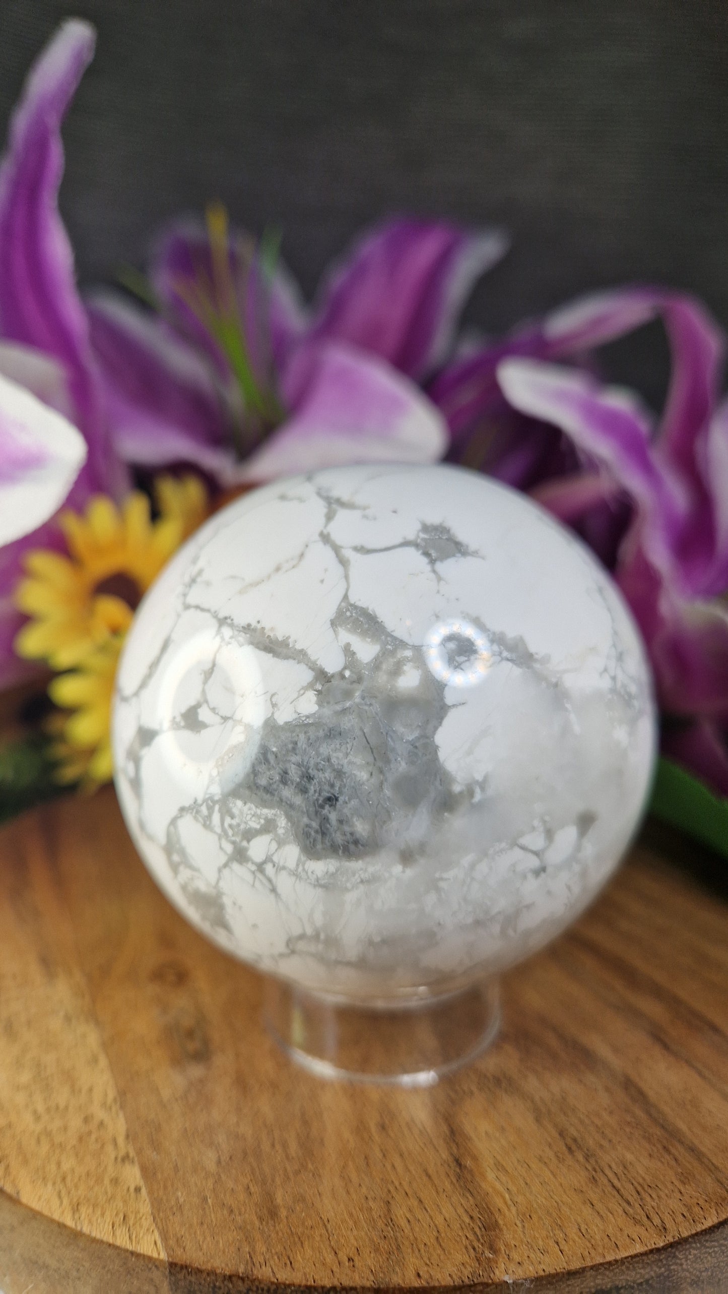 Howlite Sphere - 109