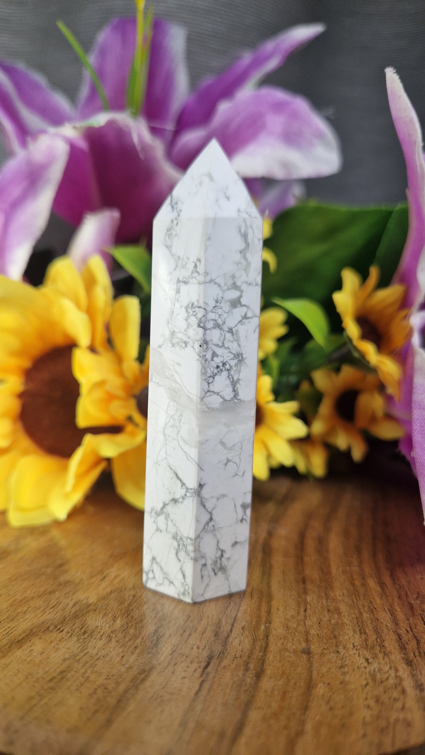 Howlite Tower - 132