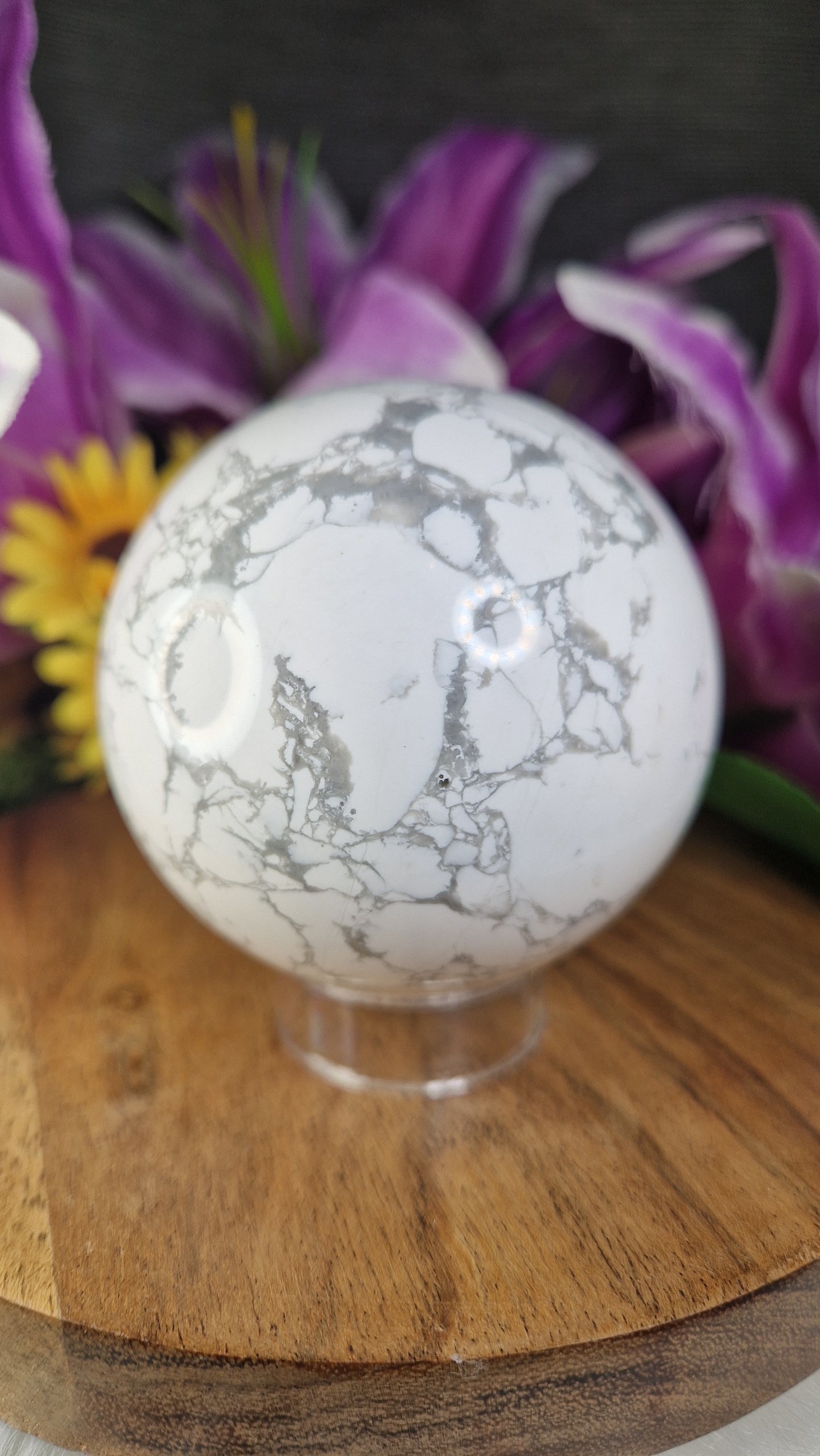 Howlite Sphere - 110