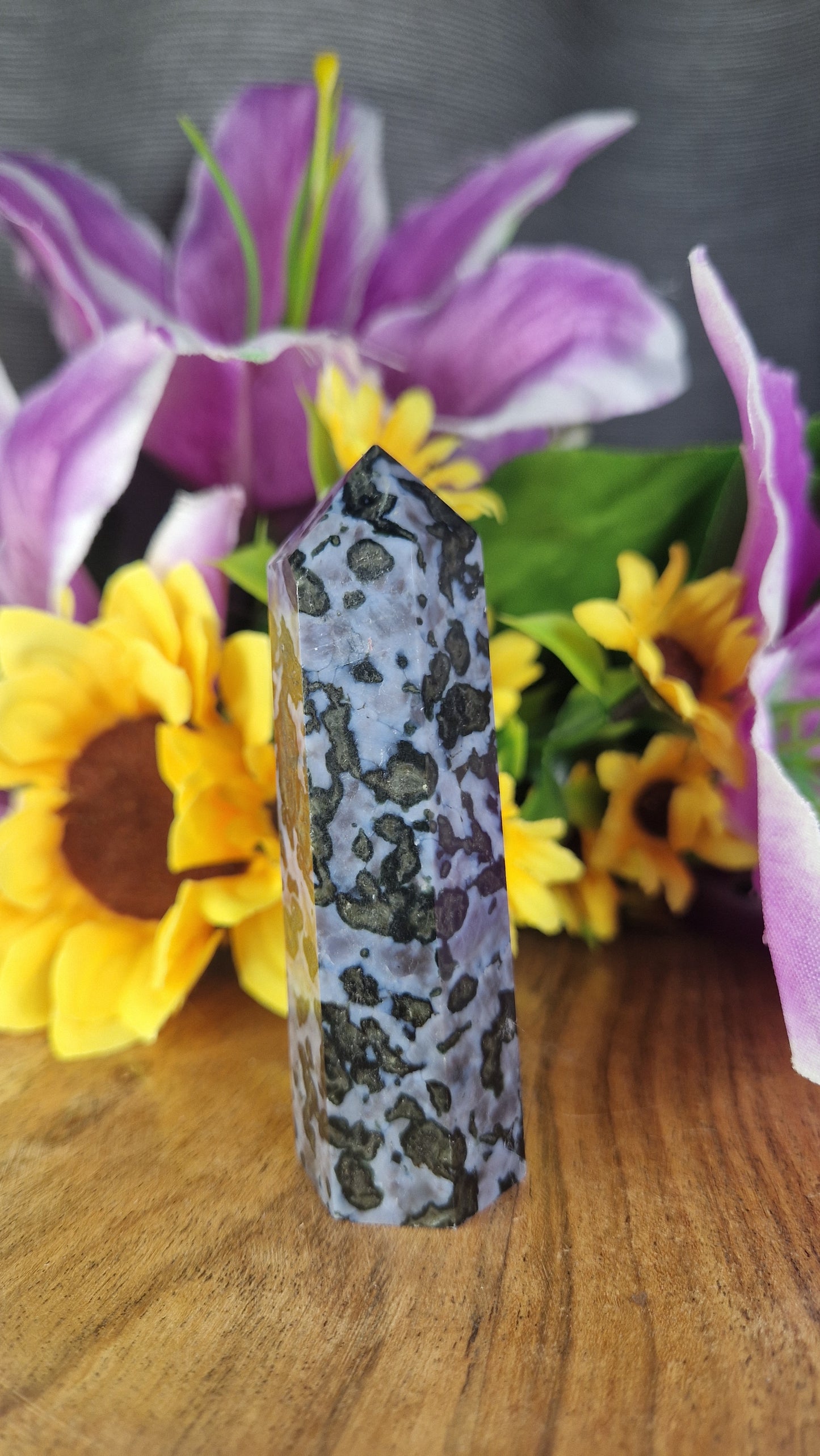 Indigo Gabbro Tower - 173
